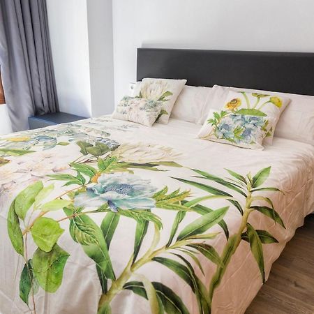 Apartamentos Onnight Malaga Exterior photo